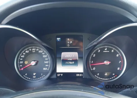 2018 Mercedes-Benz C 300 z USA, uszkodzony, nr VIN 55SWF4JB2JU251815